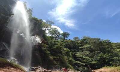 Foto de Tours Metro Chanchamayo. Catarata Boca Tigre 1, en Perene, Chanchamayo, selva Central. Perú.