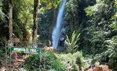 Foto de Tours Metro Chanchamayo. Catarata El Tirol esta muy cerca de la Ciudad de San Ramón, Chanchamayo, Selva Central de Perú.