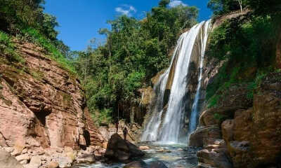 Foto de Tours Metro Chanchamayo. Catarata Velo de novia, en el anexo de Yurinaki, distrito de Perene, provincia de Chanchamayo, Selva Central de Perú.