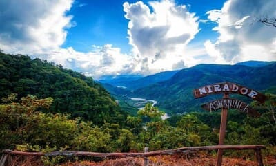 Foto de Tours metro Chanchamayo. Mirador natural Asháninca, esta en la cuenca de Toterani, Perene, Chanchamayo, Selva Central. Perú.